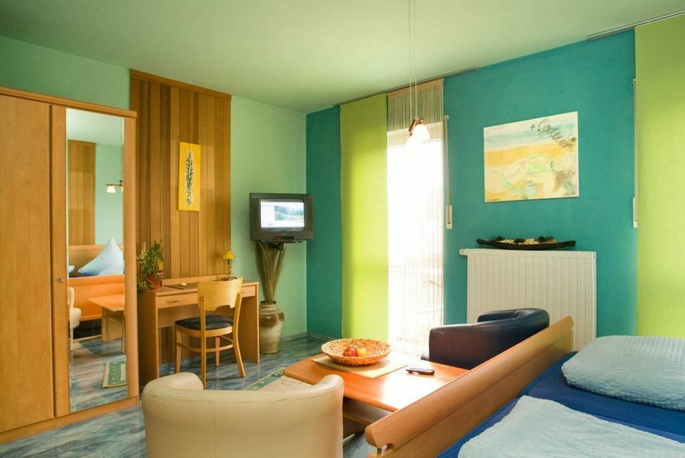 Hotel-Bistro-Europa Merchweiler Exteriör bild